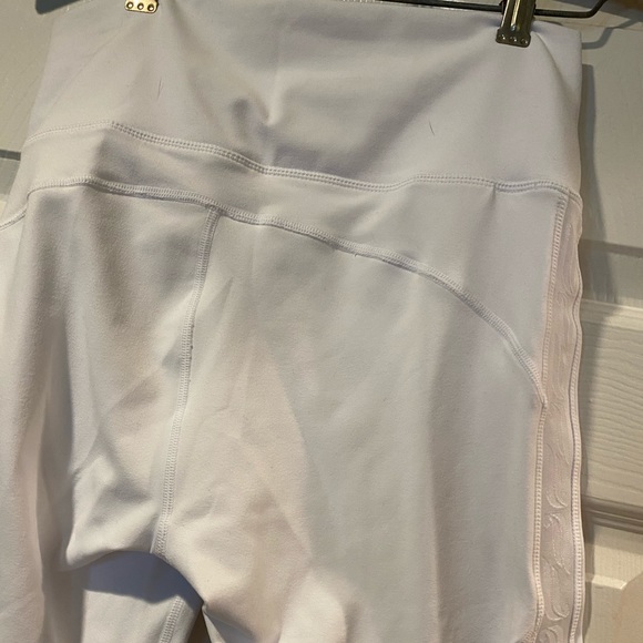 NWT FABLETICS STATEMENT POWERHOLD LEGGINGS - Picture 3 of 4